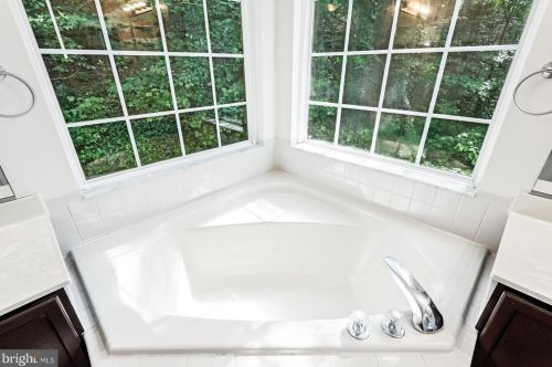 10100 Chatham Ct, Fredericksburg VA  22408-9566 exterior