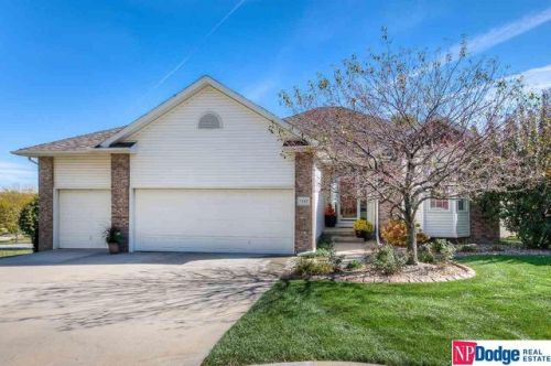 7205 152nd St, Bennington, NE 68007-1418
