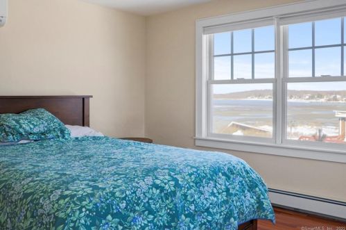 112 Atlantic Ave, Groton CT 06340-8803 exterior