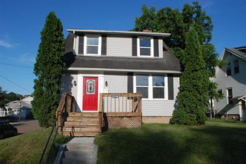 2136 Wilmer St, Zanesville, OH 43701-2046