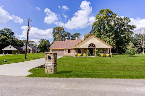 54 County Road 2311-1, Mont Belvieu, TX 77535