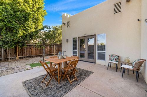 54450 Avenida Alvarado, La Quinta CA  92253-3690 exterior