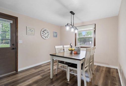 815 Alpine Dr, Green Bay, WI 54311-5403