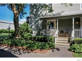 41 Ferry Ct, Stratford, CT 06615-6061