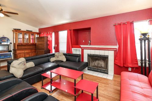 1011 Grackle Ct, Newman CA  95360-1861 exterior