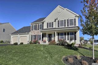 304 Goldfinch Ln, Hummelstown, PA 17036-8859