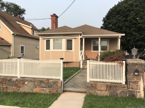205 Southfield Ave, Stamford CT  06902-7736 exterior