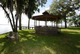 8335 Malaga Ave, Jacksonville, FL 32244-9634