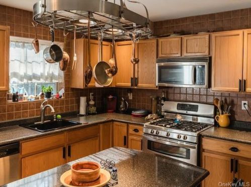 59 Lake Shore Dr, Rock Hill NY  12775-6503 exterior