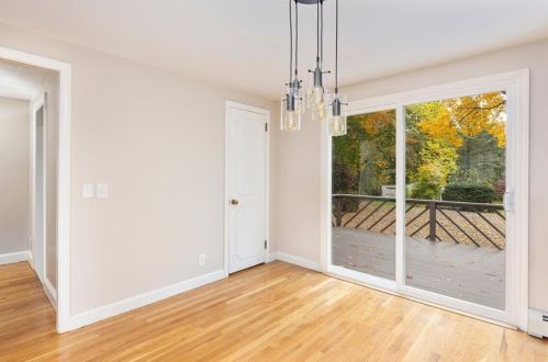 61 Knotty Oak Rd, Coventry RI  02816-8306 exterior