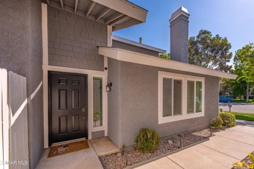 2477 Atherton Ct, Simi Valley, CA 93065-2368