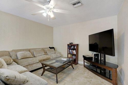 3943 4th Ave, Boca Raton FL  33431-5718 exterior