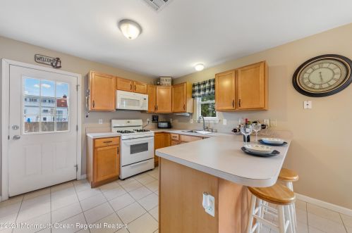 11 Vanard Dr, Bricktown NJ  08723-7426 exterior