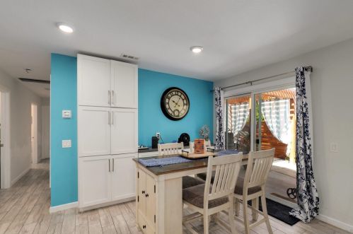 4073 Lake Blvd, Oceanside CA  92056-4604 exterior