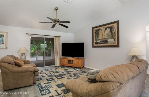 6417 Betty Ave, Cocoa, FL 32927-4207