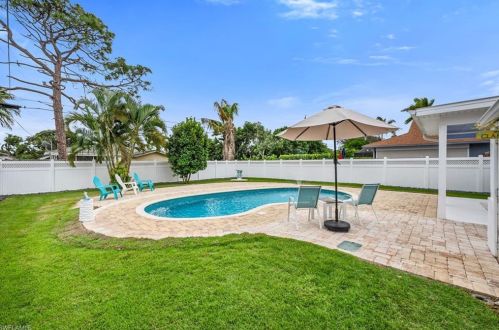788 100th Ave, Naples, FL 34108-2240