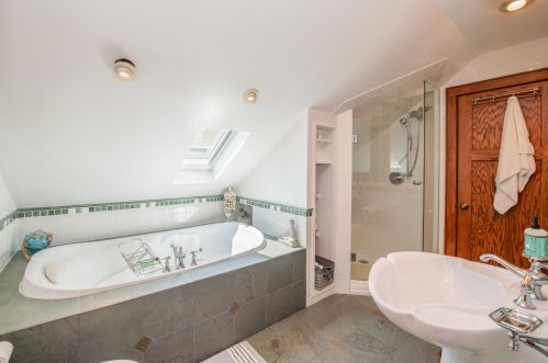 4449 Cramer St, Milwaukee WI 53211-1603 exterior