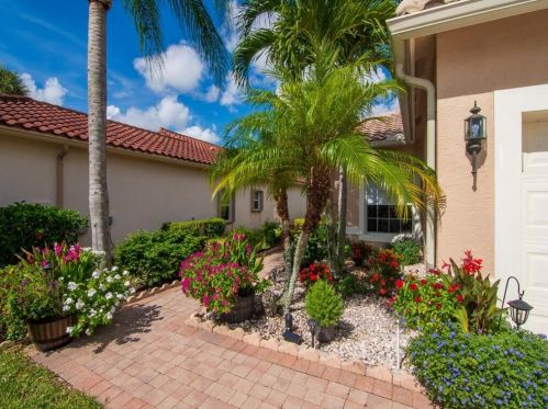 388 Breezy Point Loop, Fort Pierce, FL 34986-2670