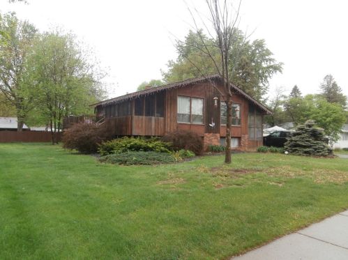 1239 Bilmar Ave, New Johannesburg, WI 54017-2301