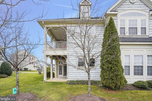 13930 Greendale Dr, Woodbridge VA  22191-1484 exterior