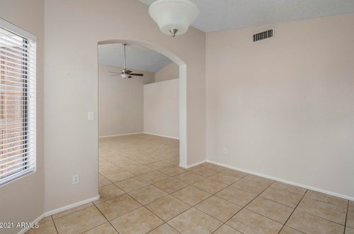 18801 8th Pl, Phoenix AZ 85042-4304 exterior