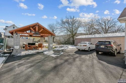 388 Knickerbocker Ave, Paterson NJ  07503-1022 exterior