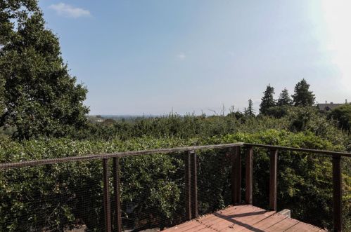 12250 Edgecliff Pl, Los Altos CA  94022-4559 exterior