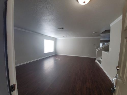 470 Whispering Hollow Dr, Uhland, TX 78640-4661
