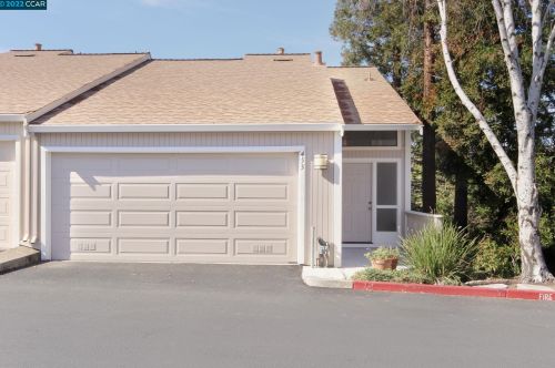 455 Camelback Rd, Concord, CA 94523-1371