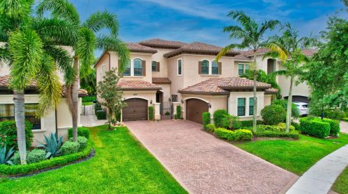 8658 Lewis River Rd, Delray Beach, FL 33446-9597