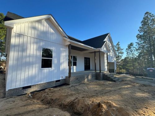 141 Sandpiper Dr, Sanford, NC 27332-9725