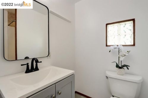 3963 Altamont Ave, Oakland CA 94605-2602 exterior