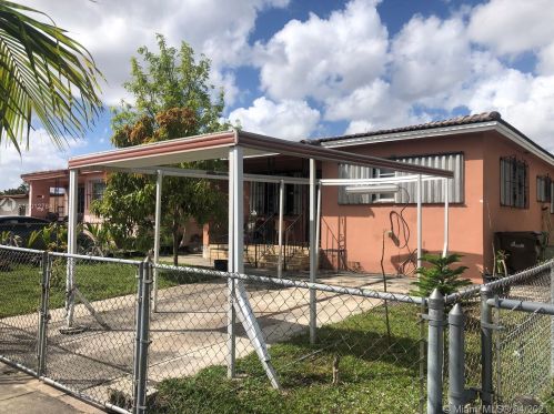 565 44th St, Hialeah, FL 33013-1913
