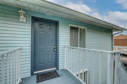 189 Village Dr, Fort Pierce, FL 34952-7704