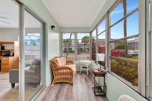 691 Burgundy O, Delray Beach FL  33484-4914 exterior