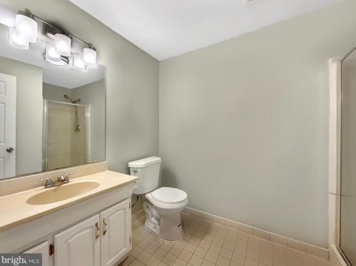 7294 Olde Lantern Way, Springfield VA  22152-3569 exterior