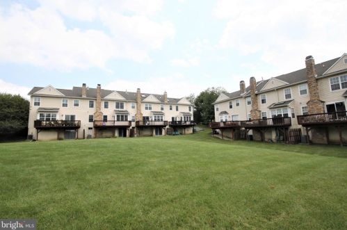 118 Shoal Creek Dr, Blue Bell PA  19422-3250 exterior