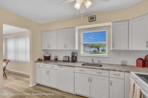 2 Campion Ct, Bricktown NJ  08724-1909 exterior