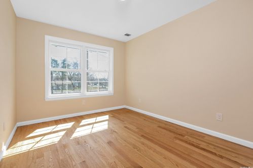 143 Merritt Ave, Wheatley Heights NY  11798-2339 exterior