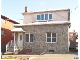 425 Henry St, Fairview NJ  07022-1911 exterior