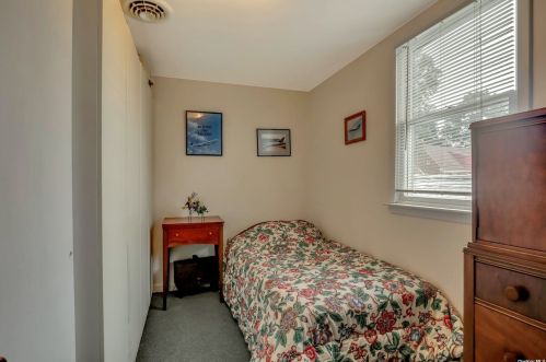 45 Ward St, Westbury NY  11590-2929 exterior