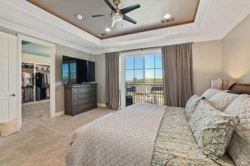 2054 Zinfandel Ct, Vacaville CA  95688-2829 exterior