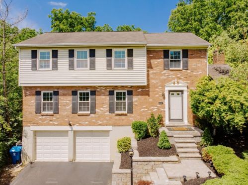 7229 Camargowoods Dr, Cincinnati, OH 45243-2207