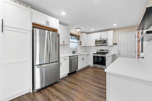 1090 Creekview Dr, Marysville OH  43040-8305 exterior