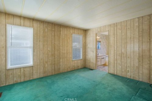 1325 Medallion St, Redlands CA  92374-2666 exterior