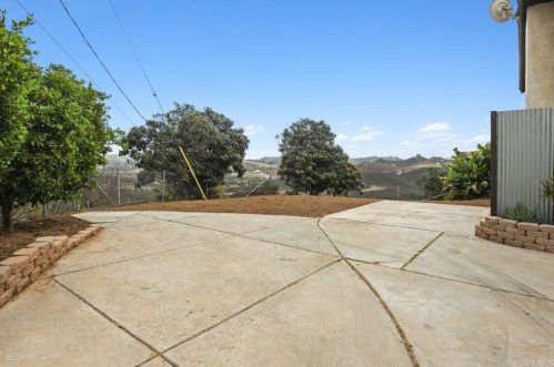 11055 Calle Oro Verde, Valley Center CA  92082-4202 exterior