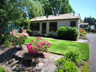 1350 Vista Ave, Salem OR  97302-1548 exterior