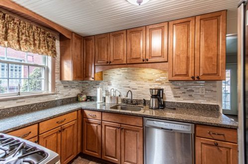 453 Riverview Dr, New Kensington PA  15068-5936 exterior