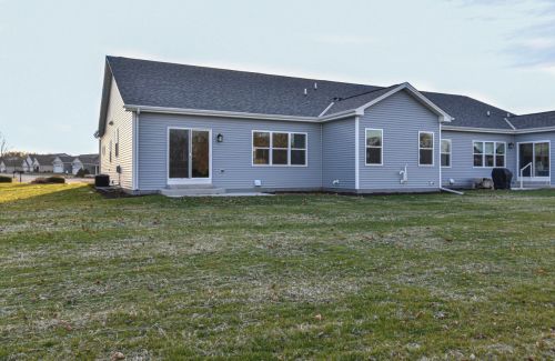 637 Annecy Park Cir, Waterford WI  53185-4262 exterior