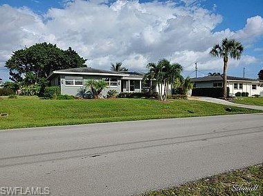 4527 14th Ave, Cape Coral, FL 33914-6336